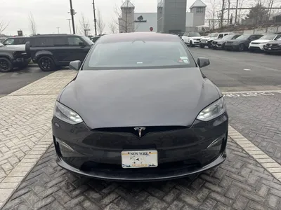 Front 3/4 view — black on black